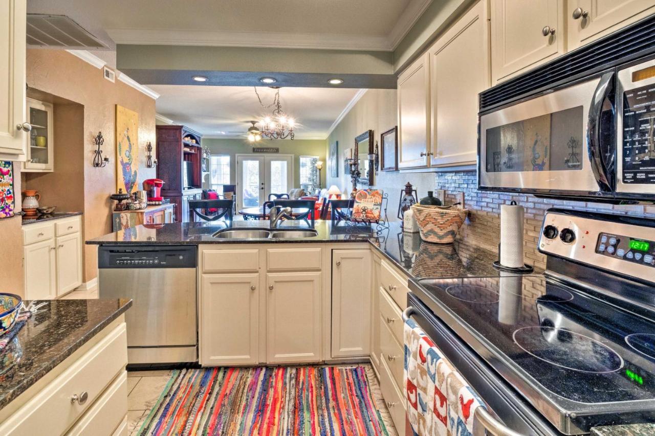 Lakefront Lago Vista Condo With Resort Amenities! Exterior foto
